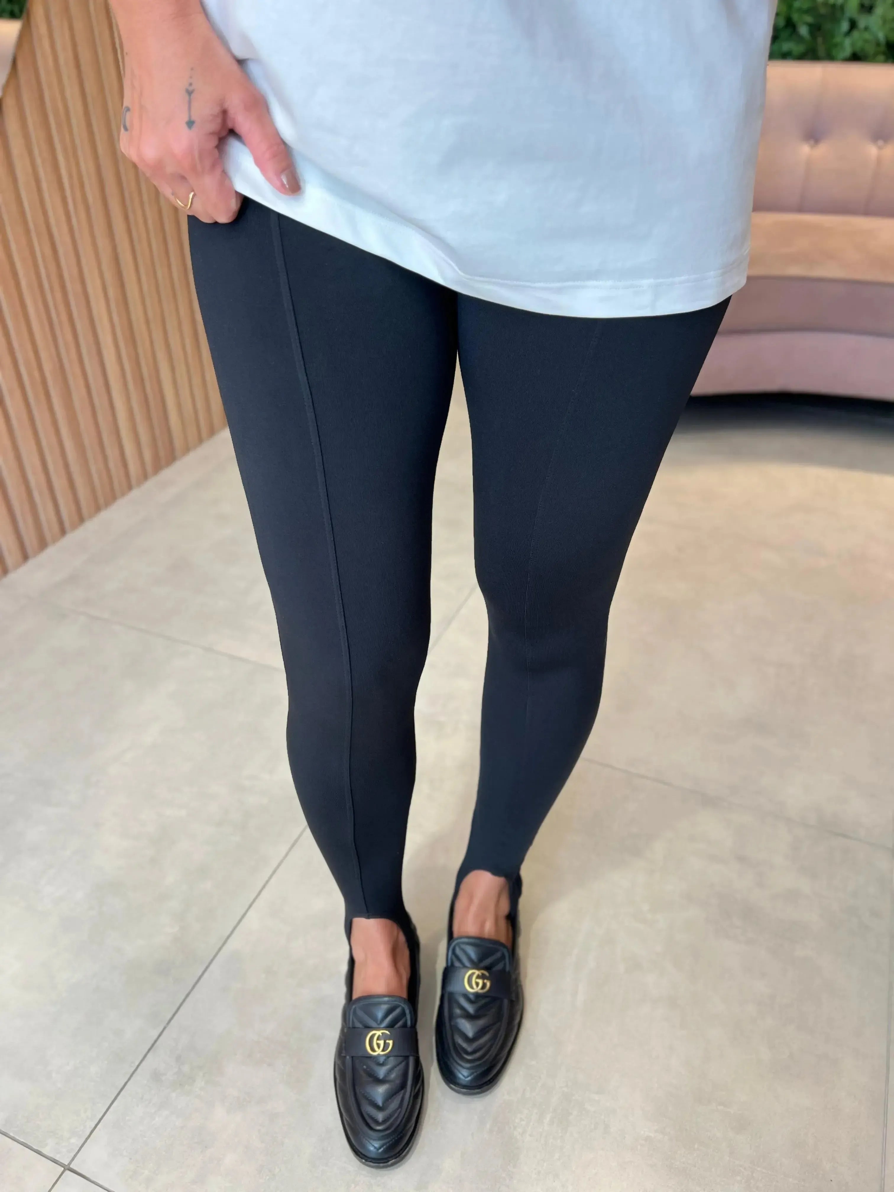 Calça Leg Flanelada "Pezinho", Preta