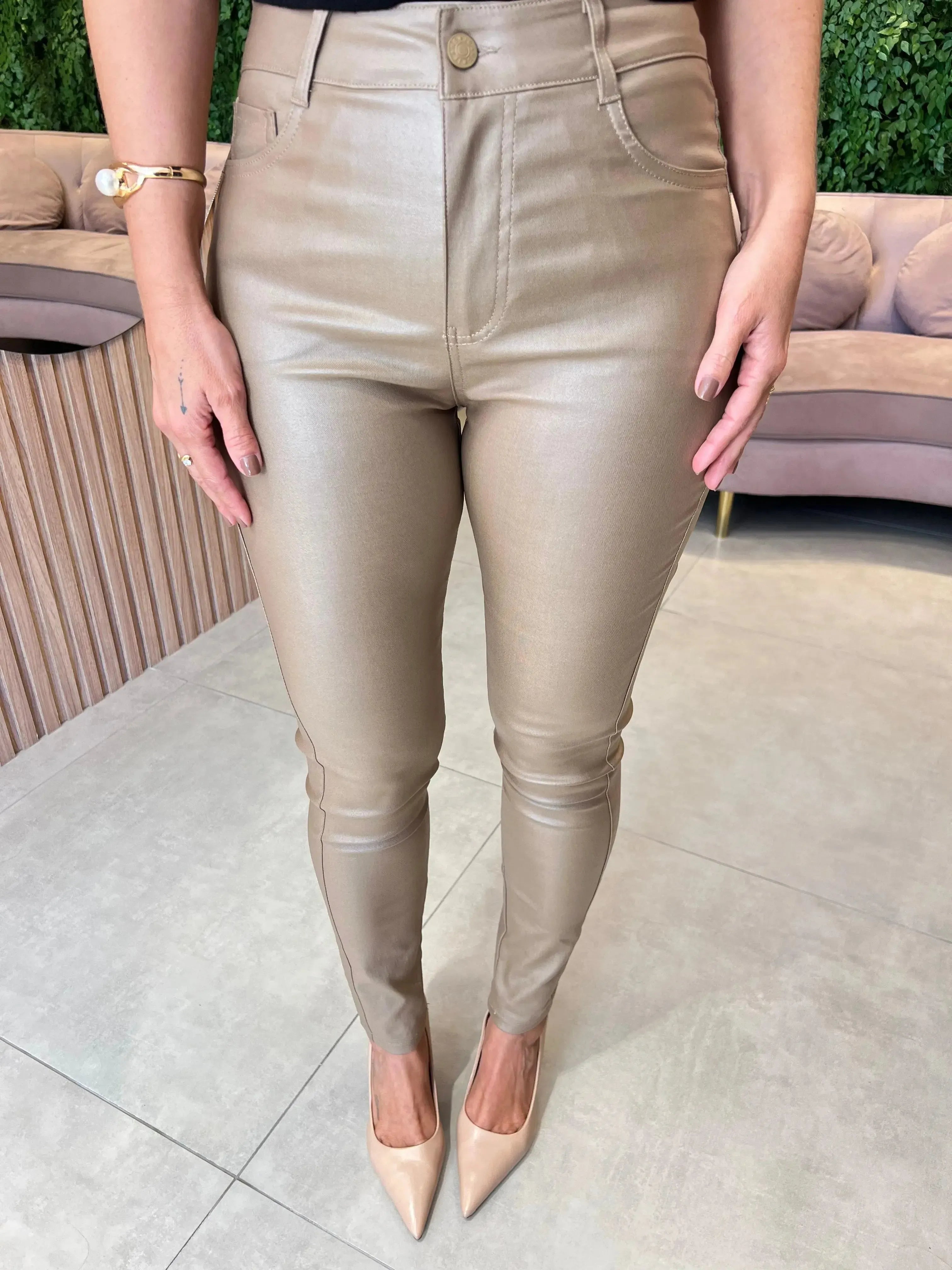 Calça Resinada Lady skinny Flanelada, Caquí