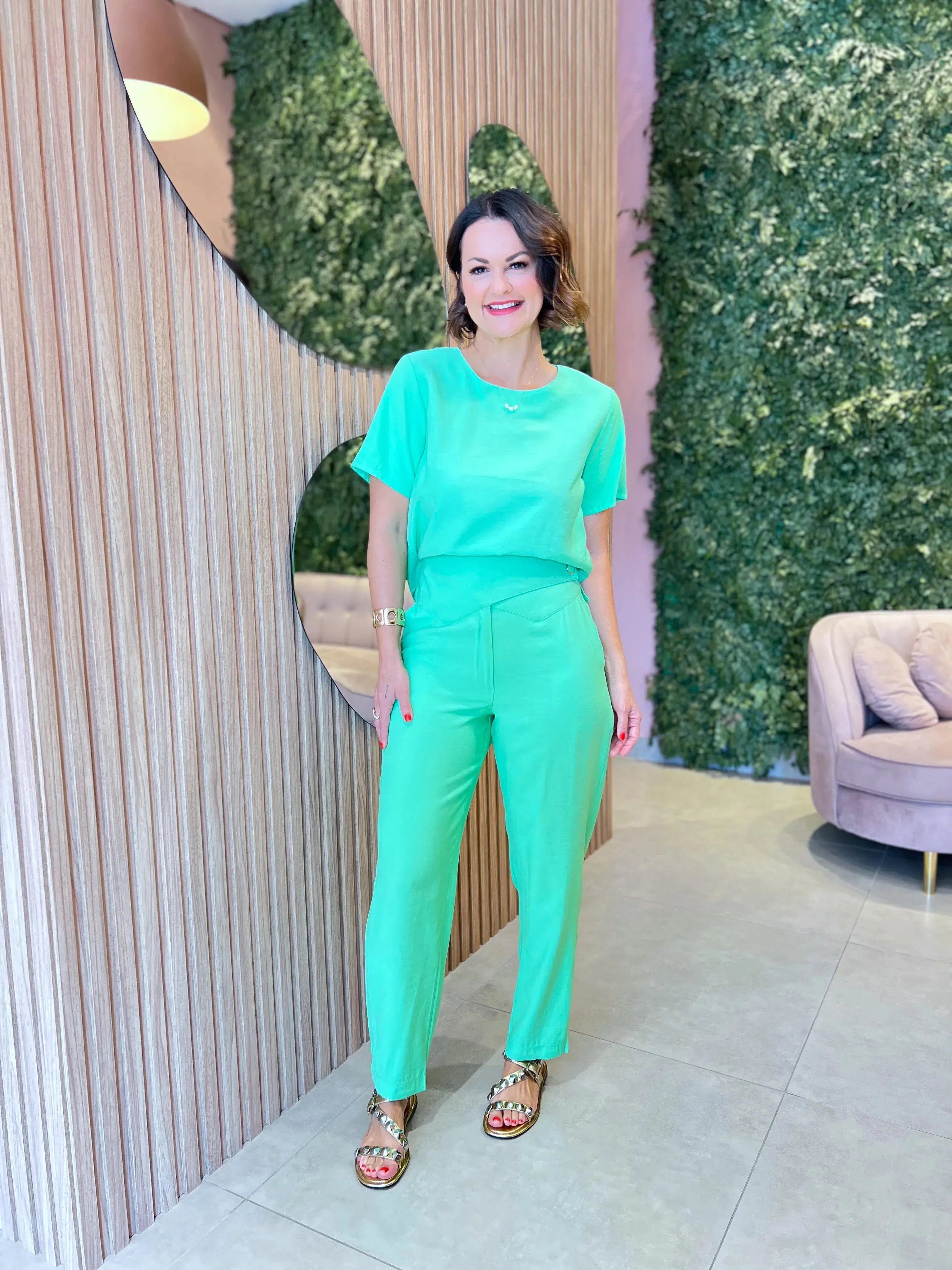 Conjunto Blusa + Calça com Detalhe no Cos, Verde