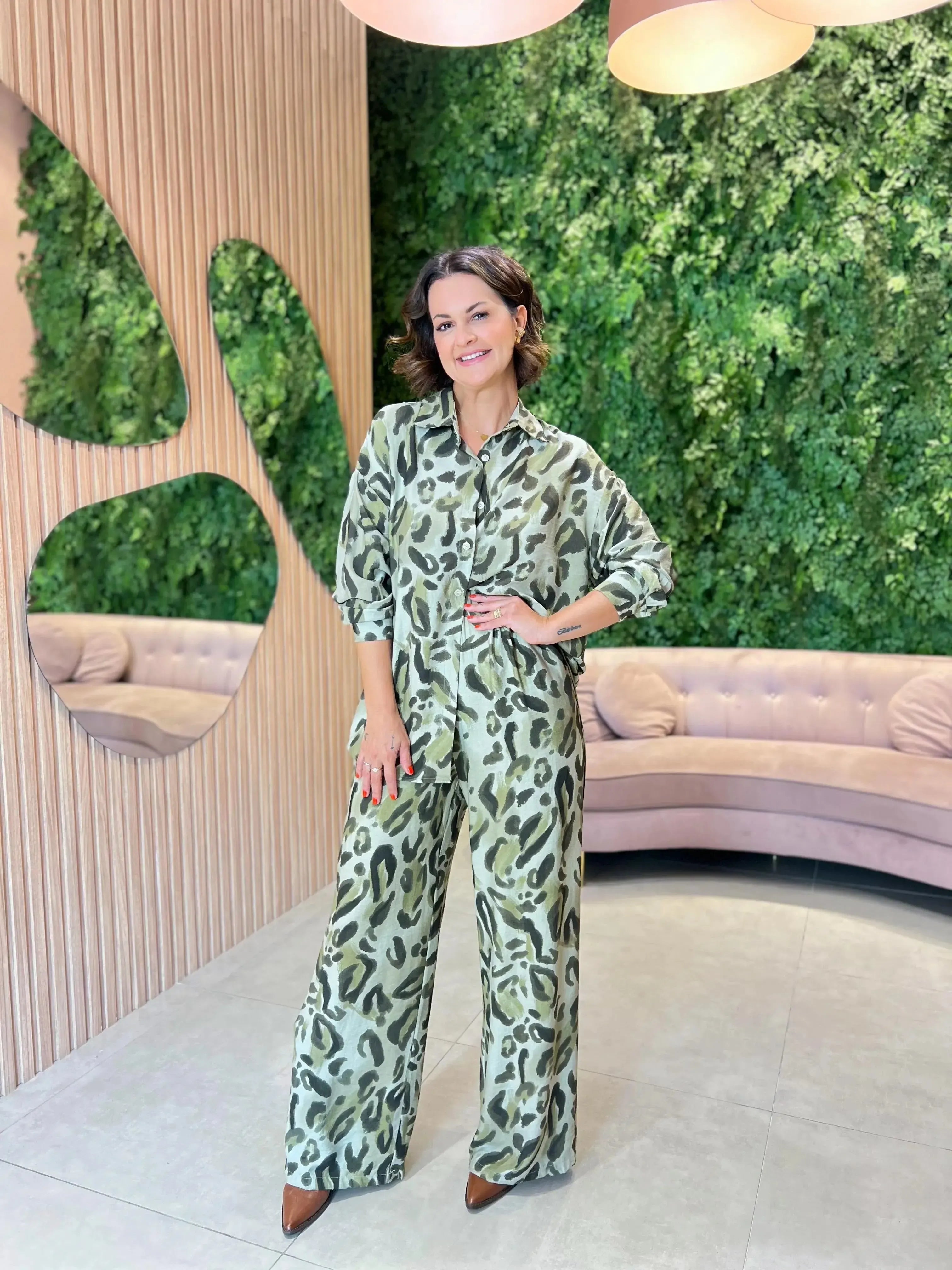 Conjunto Calça + Camisa, Animal Print Verde