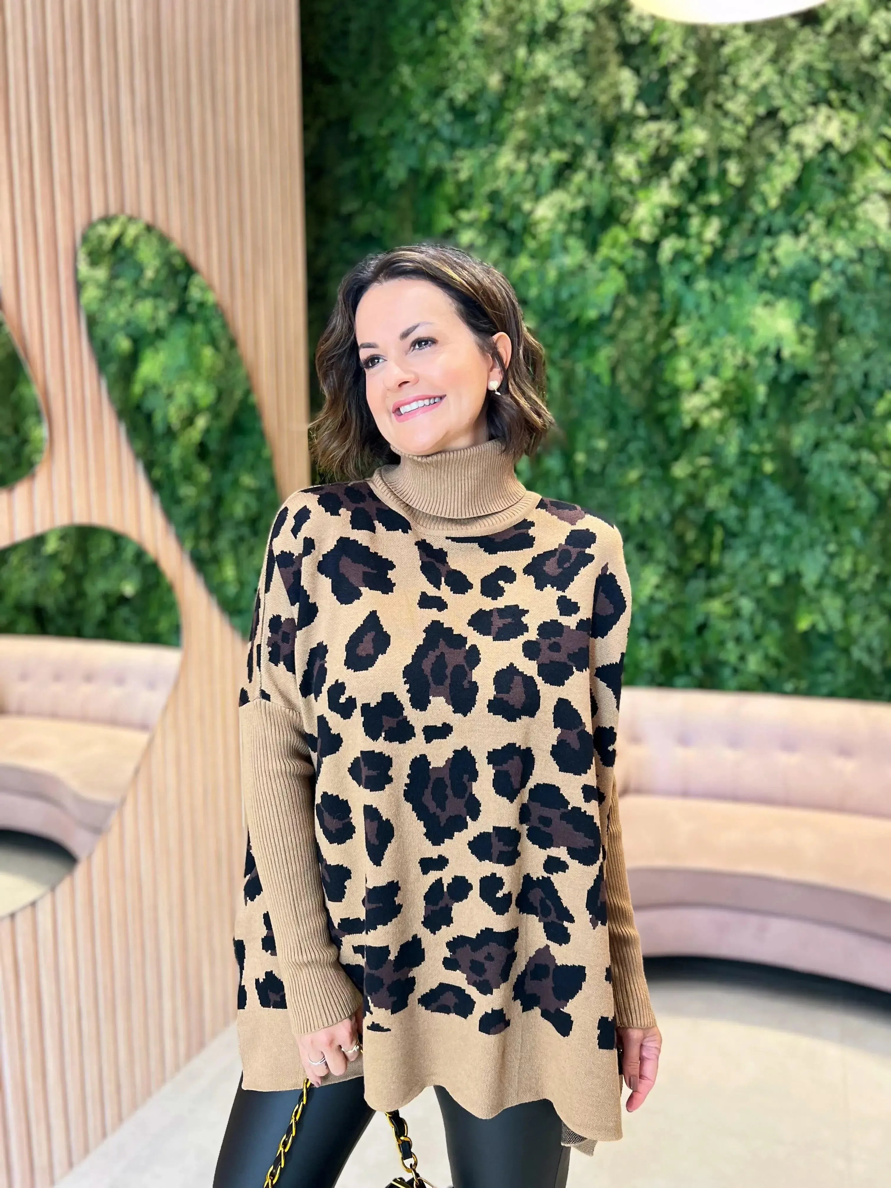 Poncho Animal Print Fundo Bege