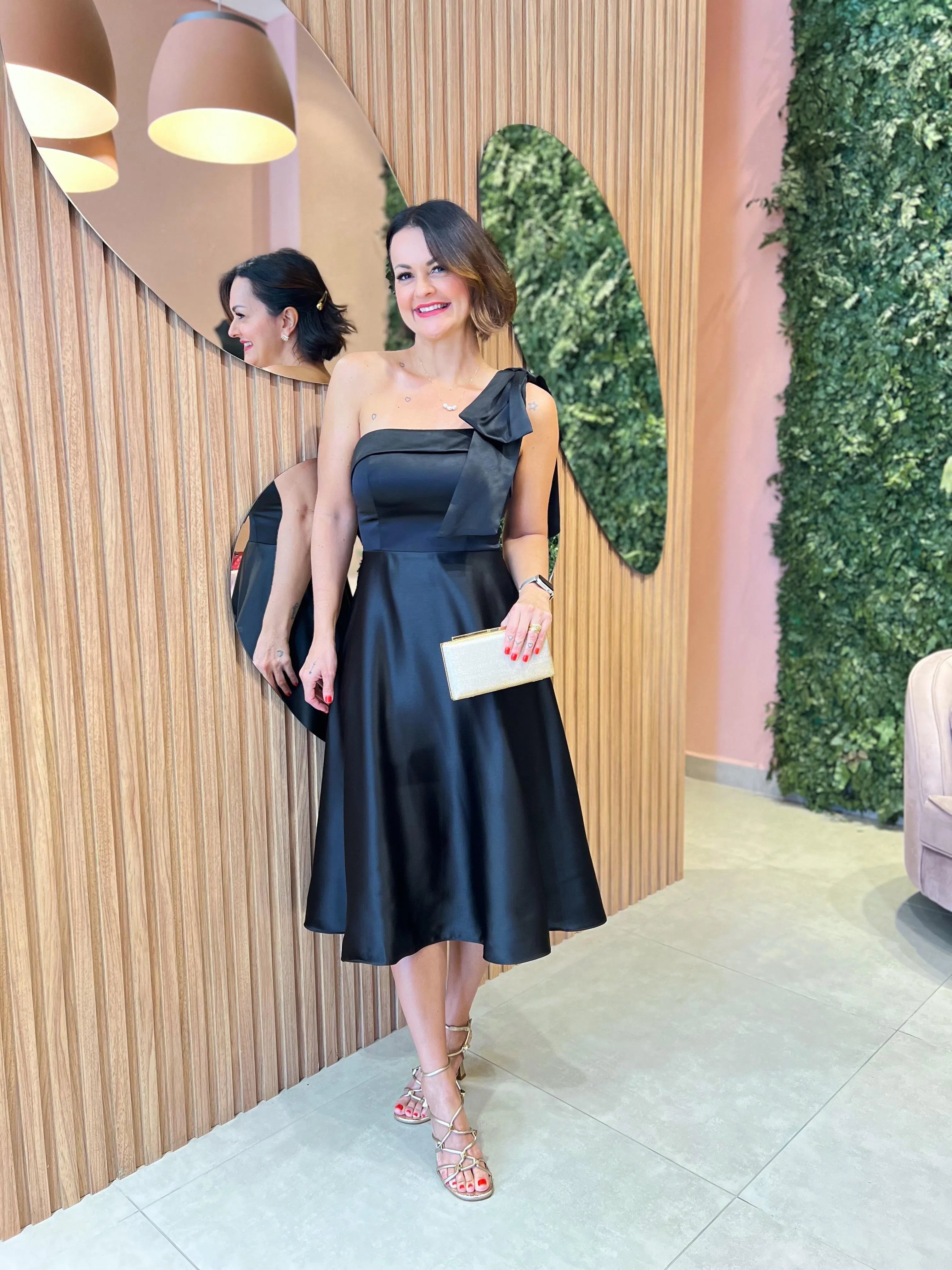 Vestido Midi em Cetim Com Laço, Preto