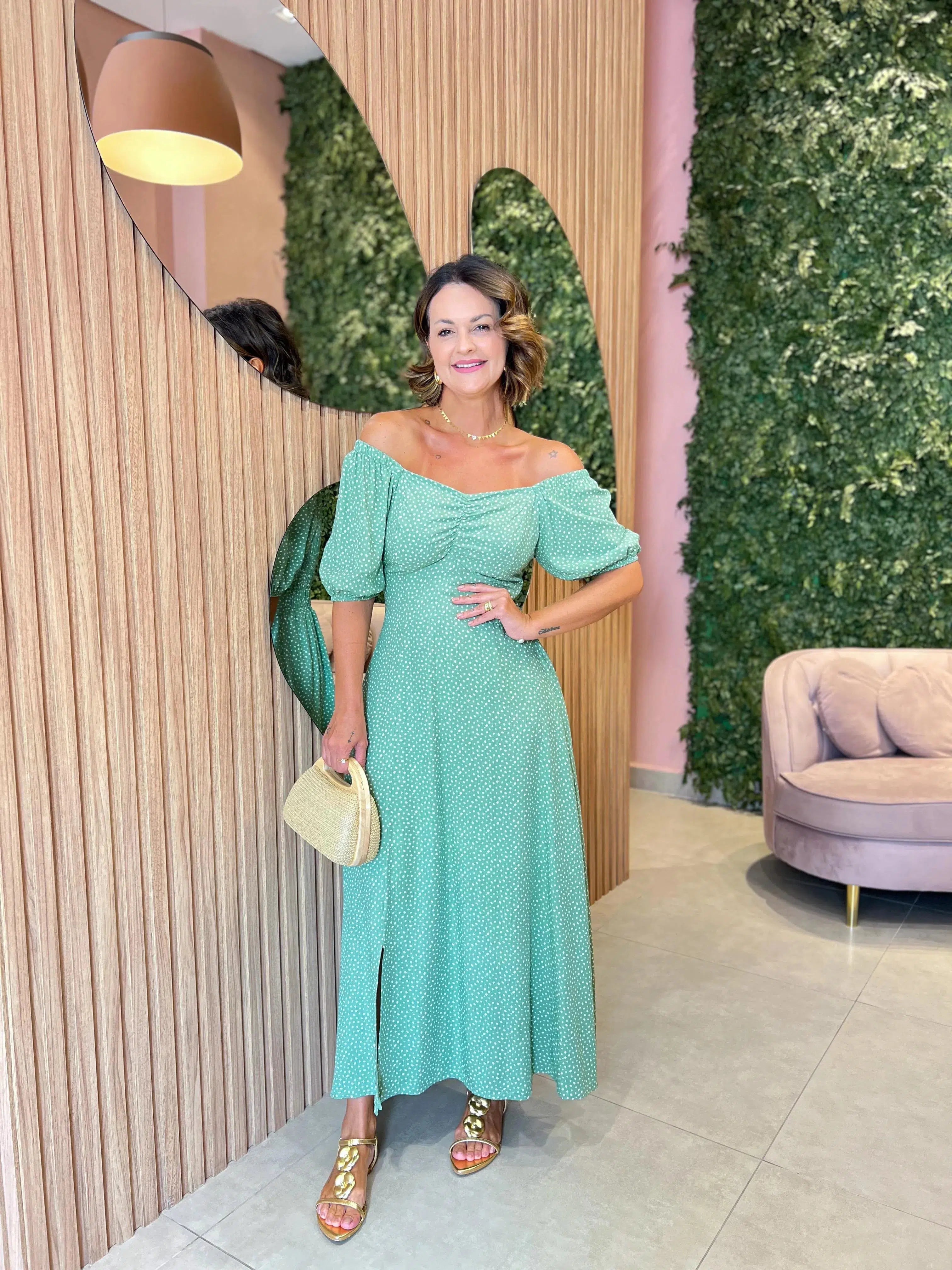 Vestido Midi em Póa com detalhe no busto Verde