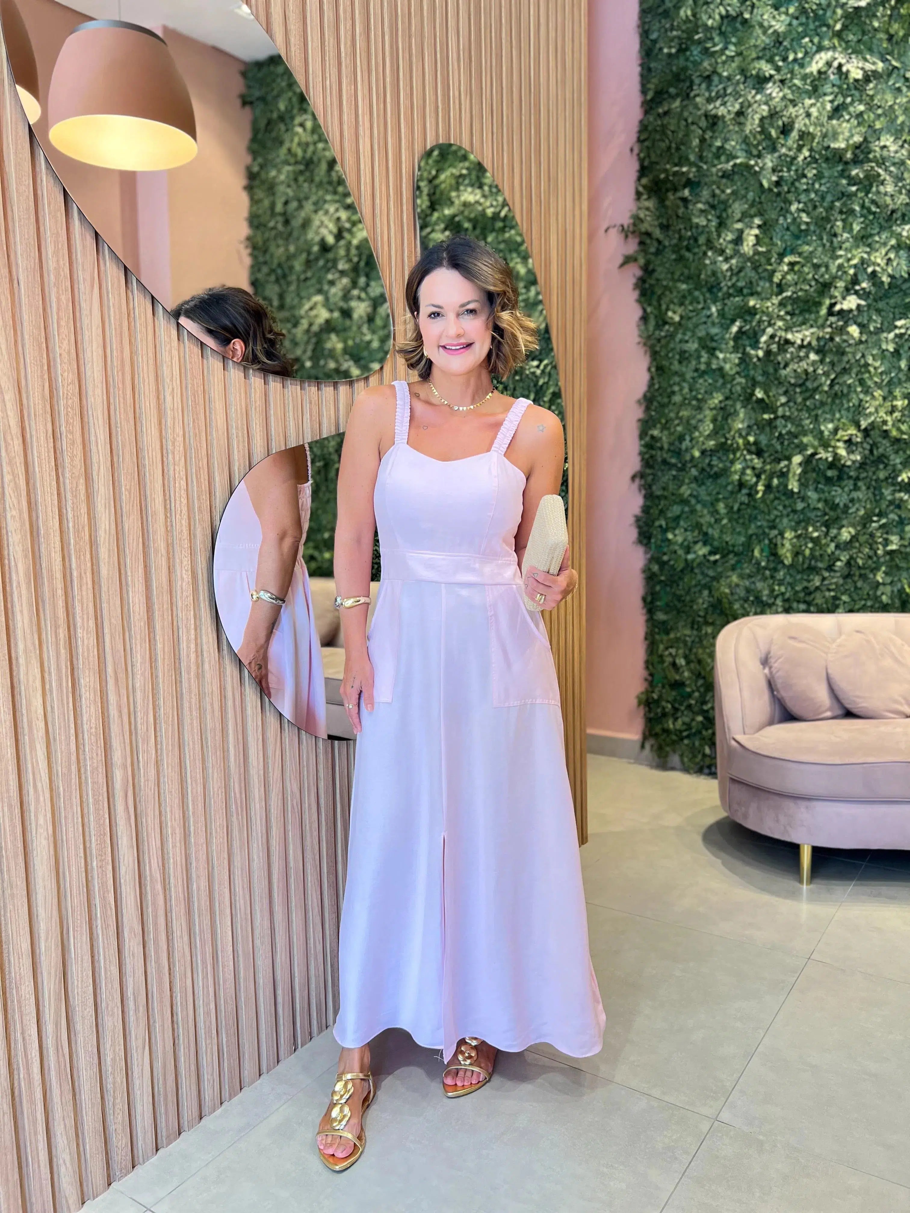 Vestido em Liocel Rosa Claro com Bolso