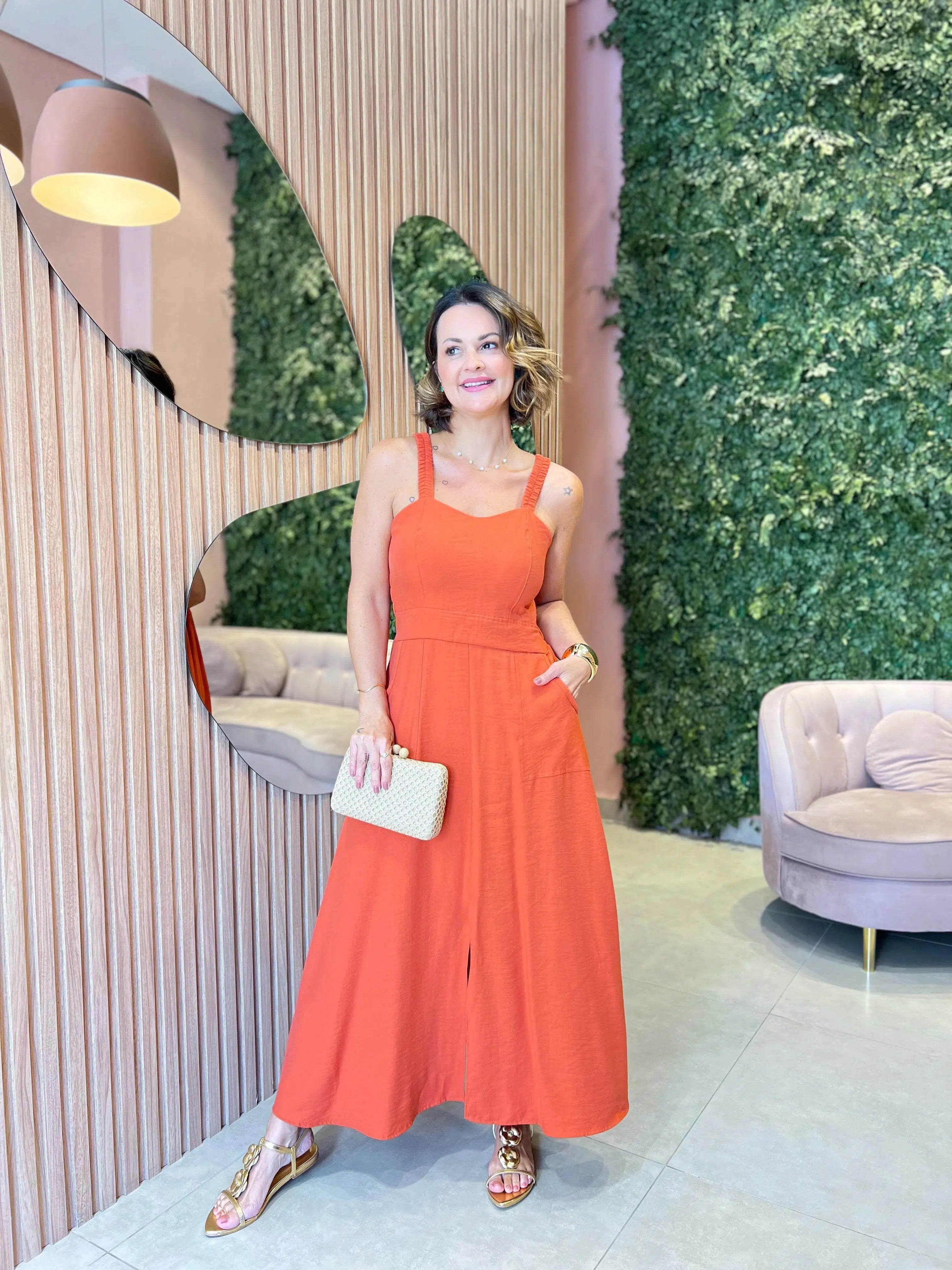 Vestido em Liocel Terracota com Bolso