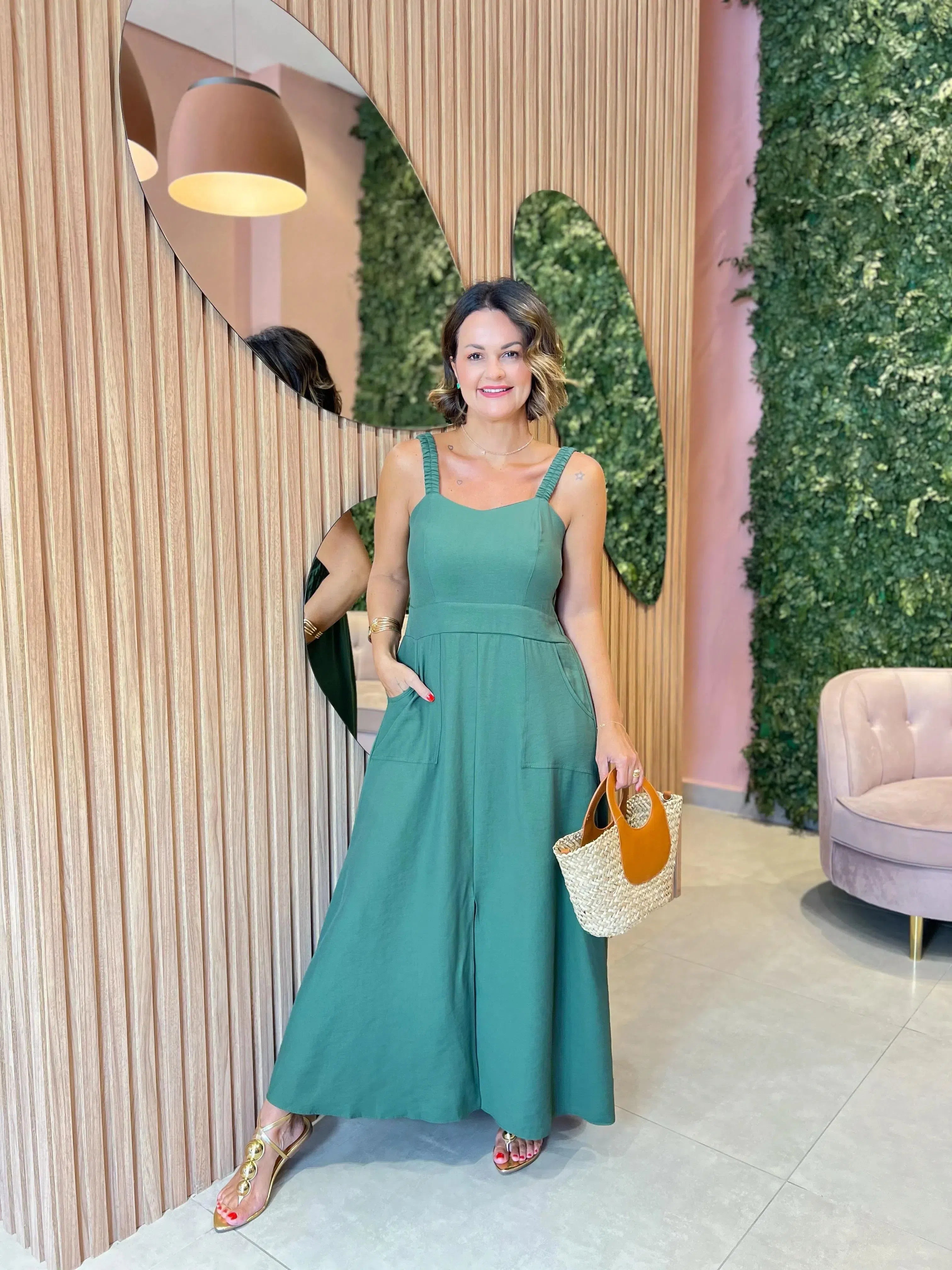 Vestido em Liocel Verde Militar com Bolso