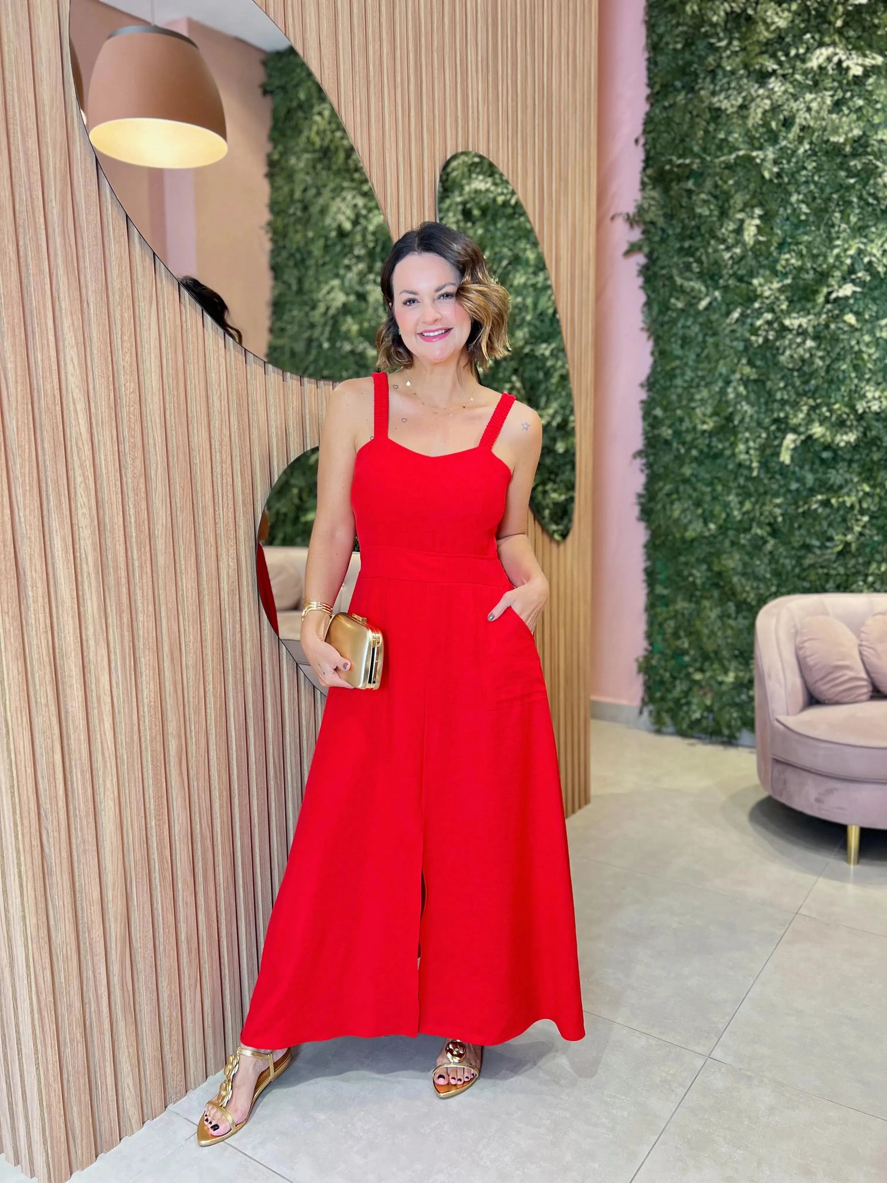 Vestido em Liocel Vermelho com Bolso