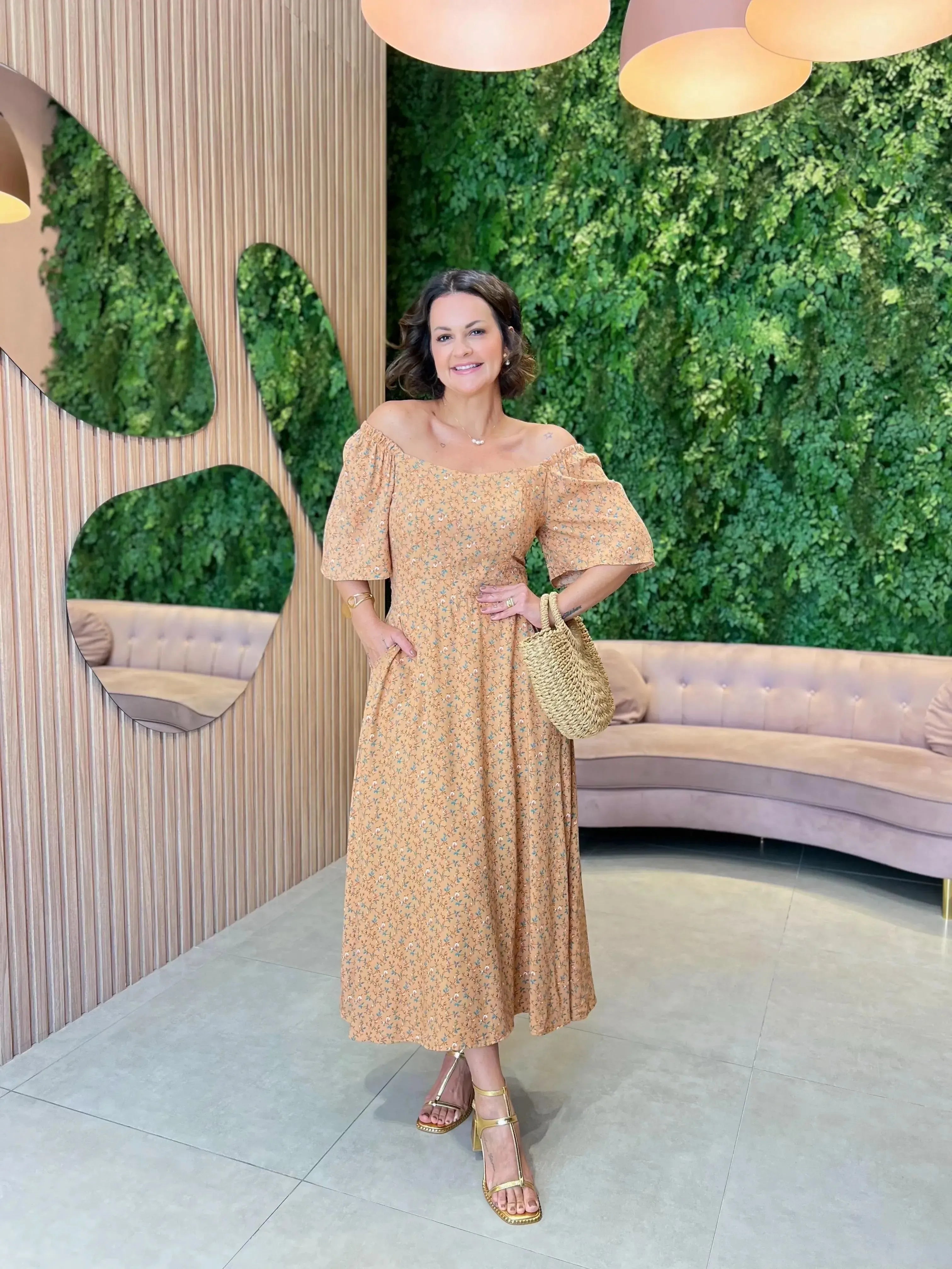 Vestido em Viscolinho Nude Mini Florzinha